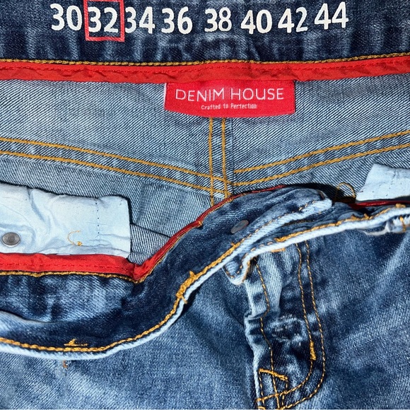 Denim House Men's Pre-Distressed Slim Fit Straight Leg Jeans (Light Blue) (32) - Picture 6 of 6